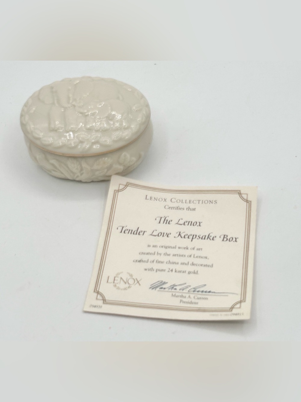 Lenox Tender Love Keepsake Box Elephants Raised Embossed Pattern Ceramic Ivory